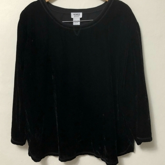 Monroe&Main size XL velvet top 3/4 sleeves - Picture 2 of 6